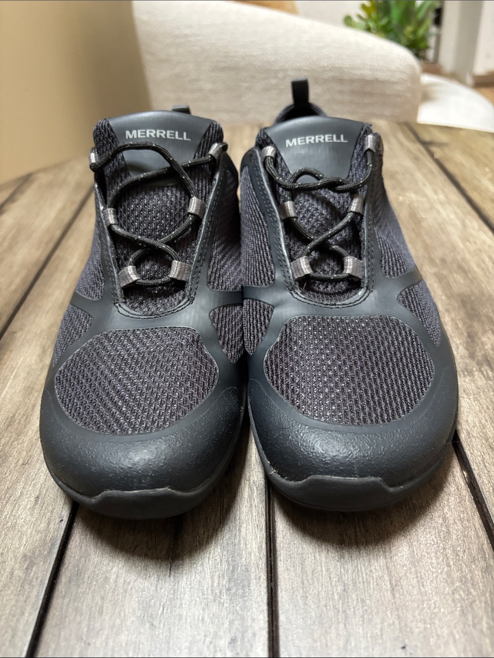 Merrell Women's Size 10 Black Mesh Lace-Up Sneakers